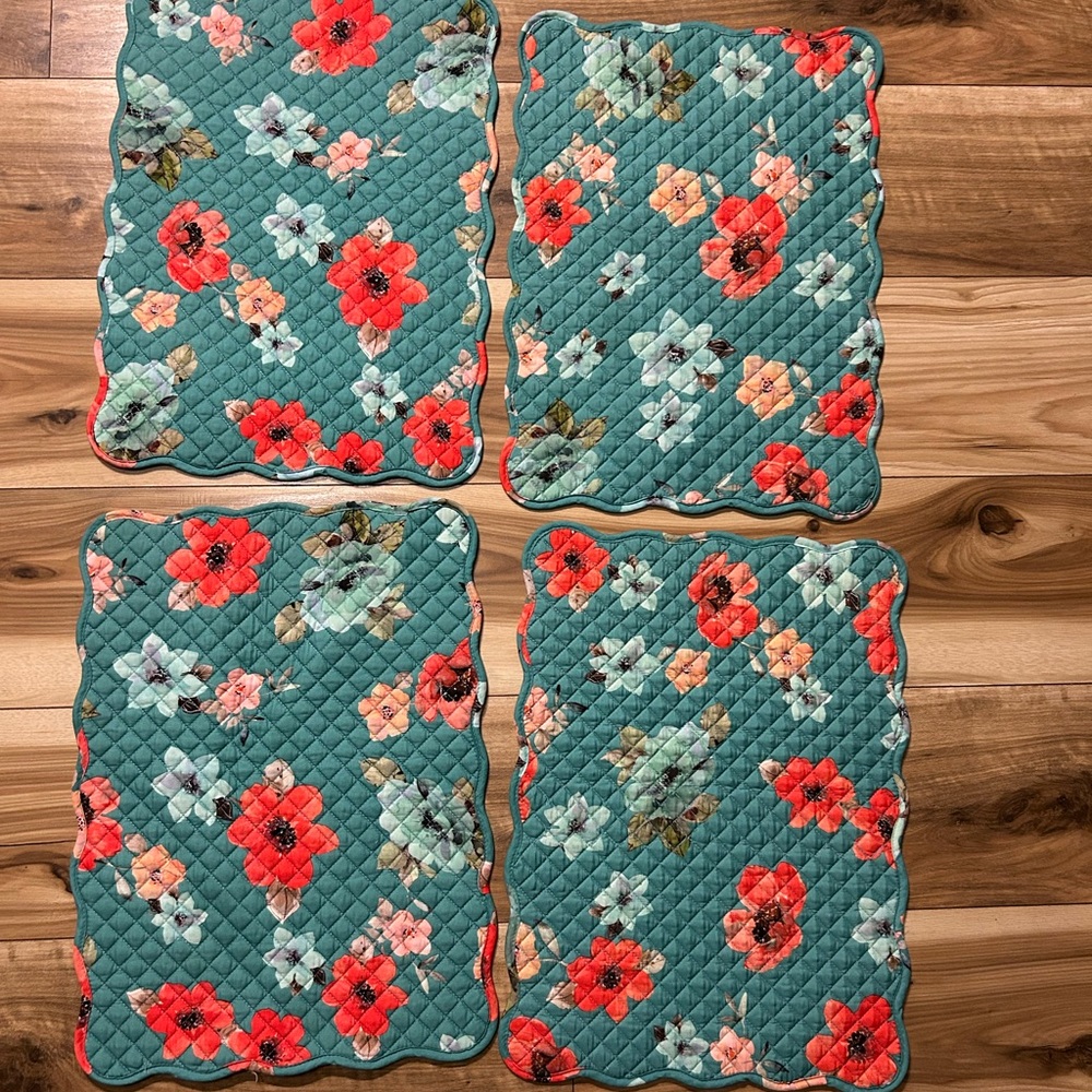 Pioneer Woman Vintage Bloom Table Placemats Quilted Double Sided Set Of 4